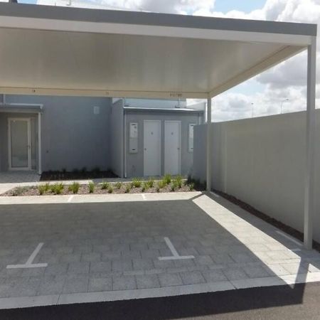 Modern Luxury 1 Bedroom Apartment - Walk To The Shops! Free Wifi Clarkson Eksteriør bilde