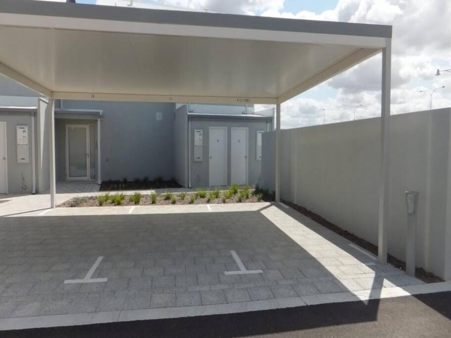 Modern Luxury 1 Bedroom Apartment - Walk To The Shops! Free Wifi Clarkson Eksteriør bilde