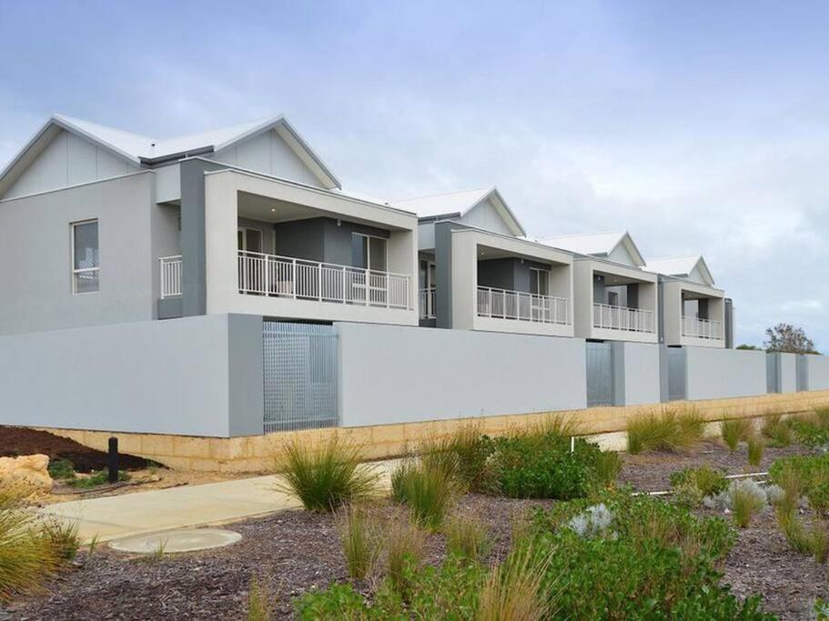 Modern Luxury 1 Bedroom Apartment - Walk To The Shops! Free Wifi Clarkson Eksteriør bilde