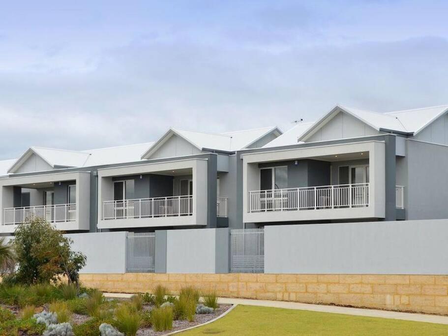Modern Luxury 1 Bedroom Apartment - Walk To The Shops! Free Wifi Clarkson Eksteriør bilde