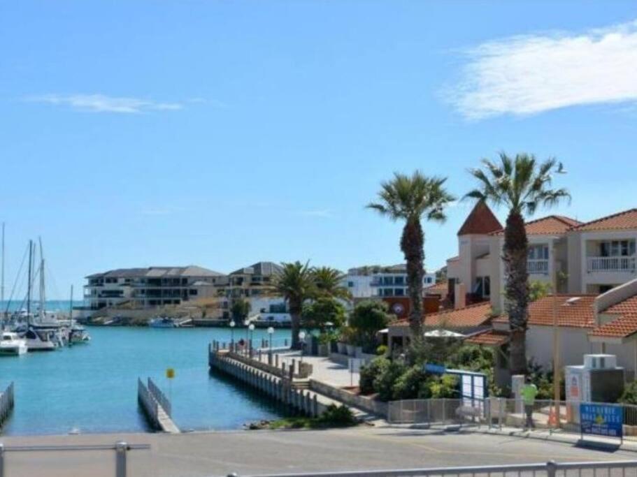 Modern Luxury 1 Bedroom Apartment - Walk To The Shops! Free Wifi Clarkson Eksteriør bilde